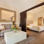Cosy, & Hotel 5*