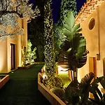 Cosy, & Saint-Tropez