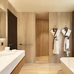 Cosy, & 圣特罗佩