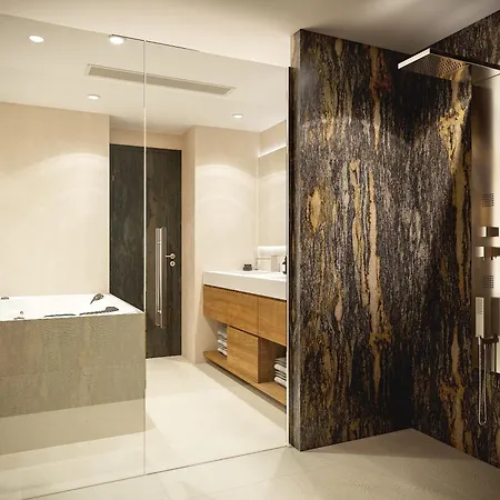 Cosy, & Szálloda 5*