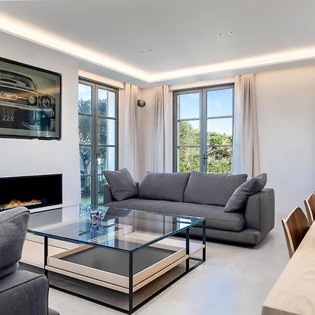 Szálloda Cosy, & 5*