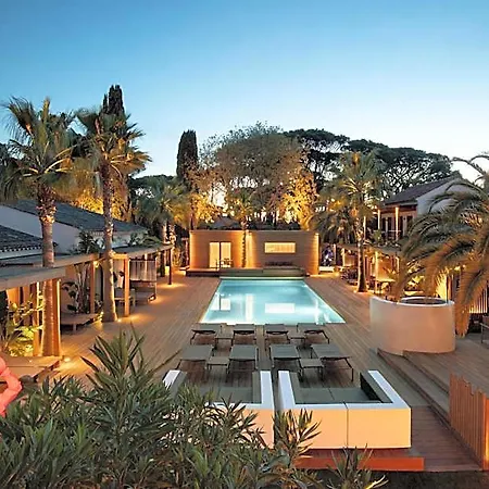 מלון Cosy, & 5*