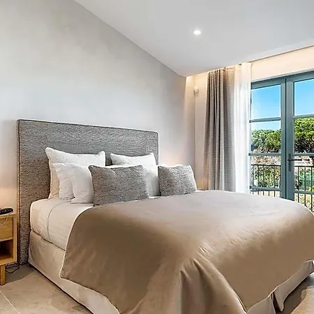 מלון Cosy, & 5*