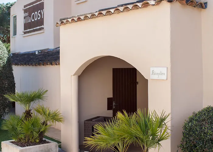 Cosy, & Hotell