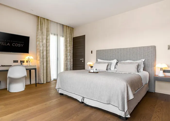 Hotell Cosy, &